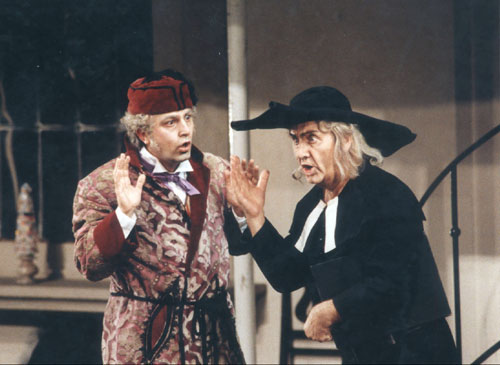 As Bartolo at the Vienna State Opera with Nicolai Ghiaurov as Basilio.